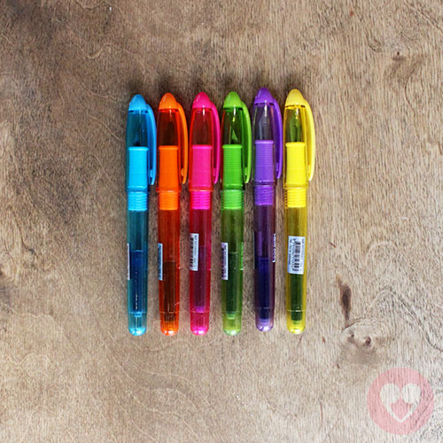 Πένα-στυλό με χρωματιστό σώμα