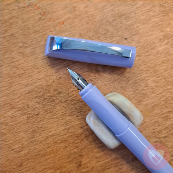 Πένα Schneider με σώμα σε παστέλ χρώματα